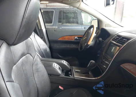 2011 Lincoln Mkx z USA, uszkodzony, nr VIN 2LMDJ6JK4BBJ00573